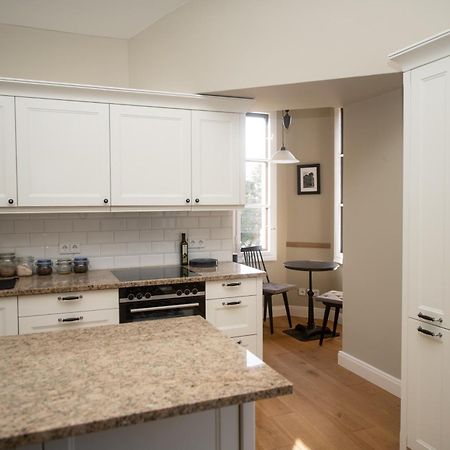 A Refuge Built For A King Apartment Halbe Bagian luar foto